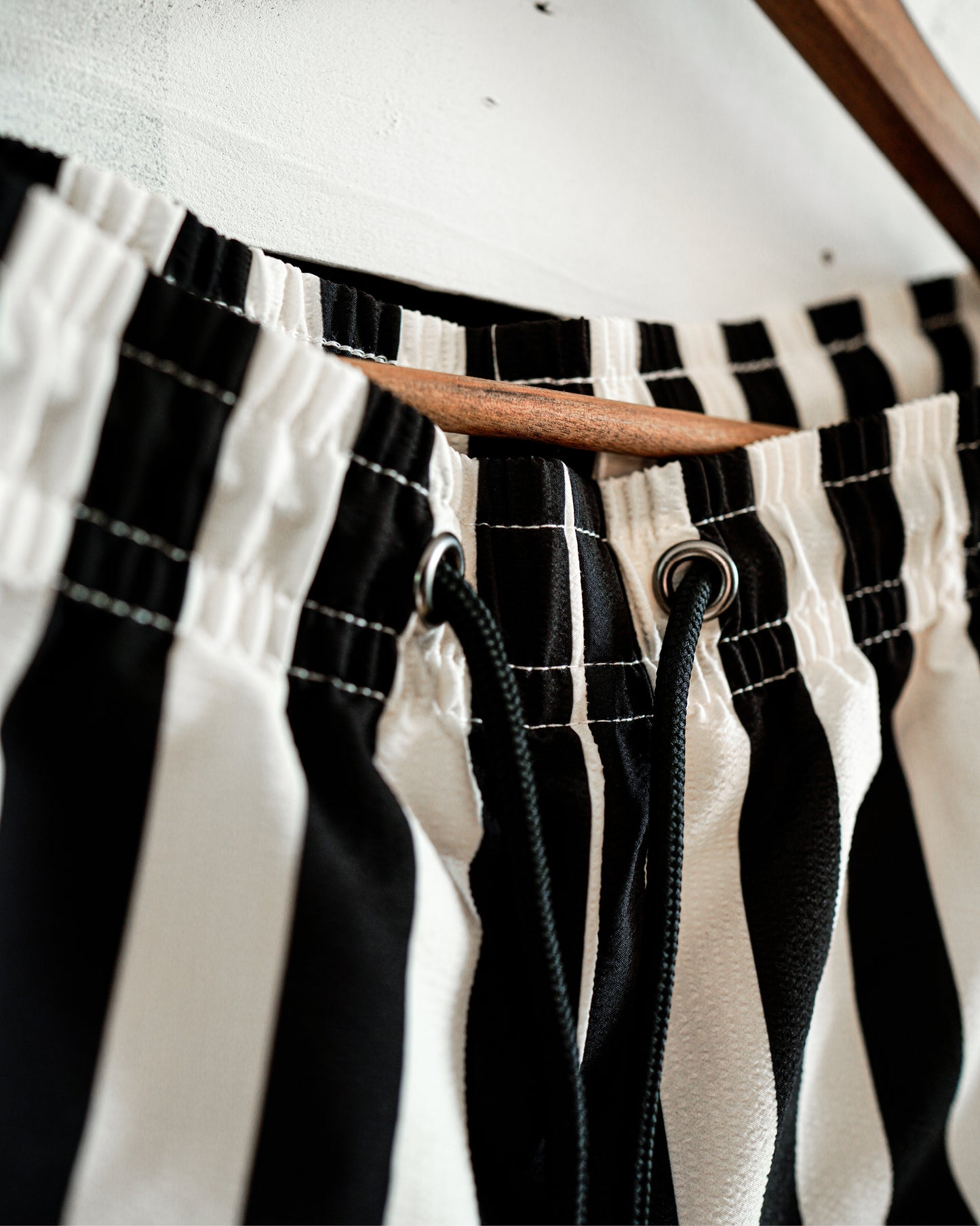 00 Stay Wild – Sirens / Swim Shorts