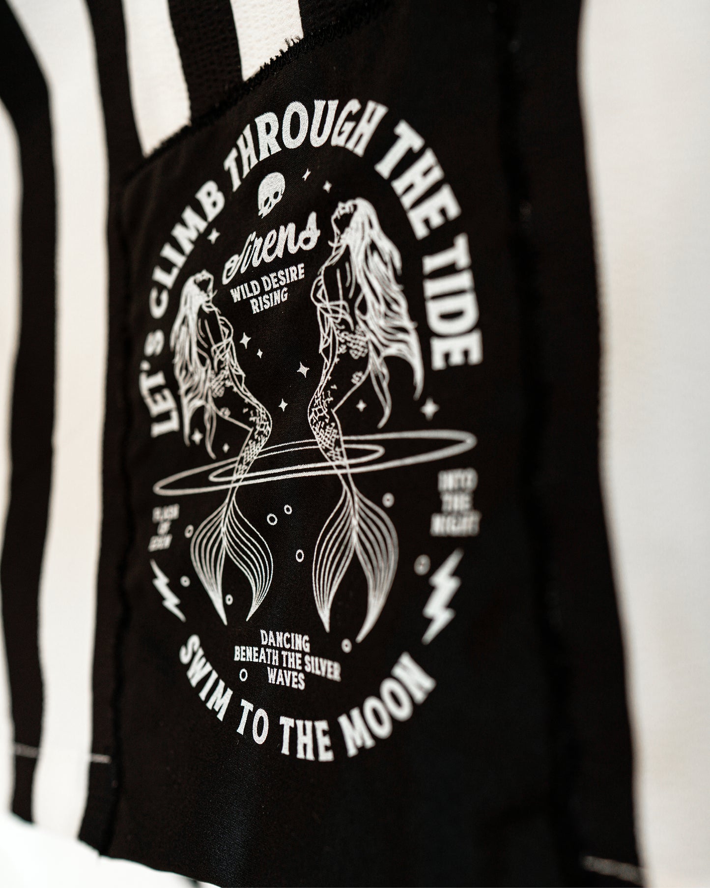 00 Stay Wild – Sirens / Swim Shorts
