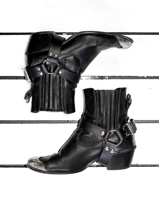 Rebel on the Road – Bootstraps