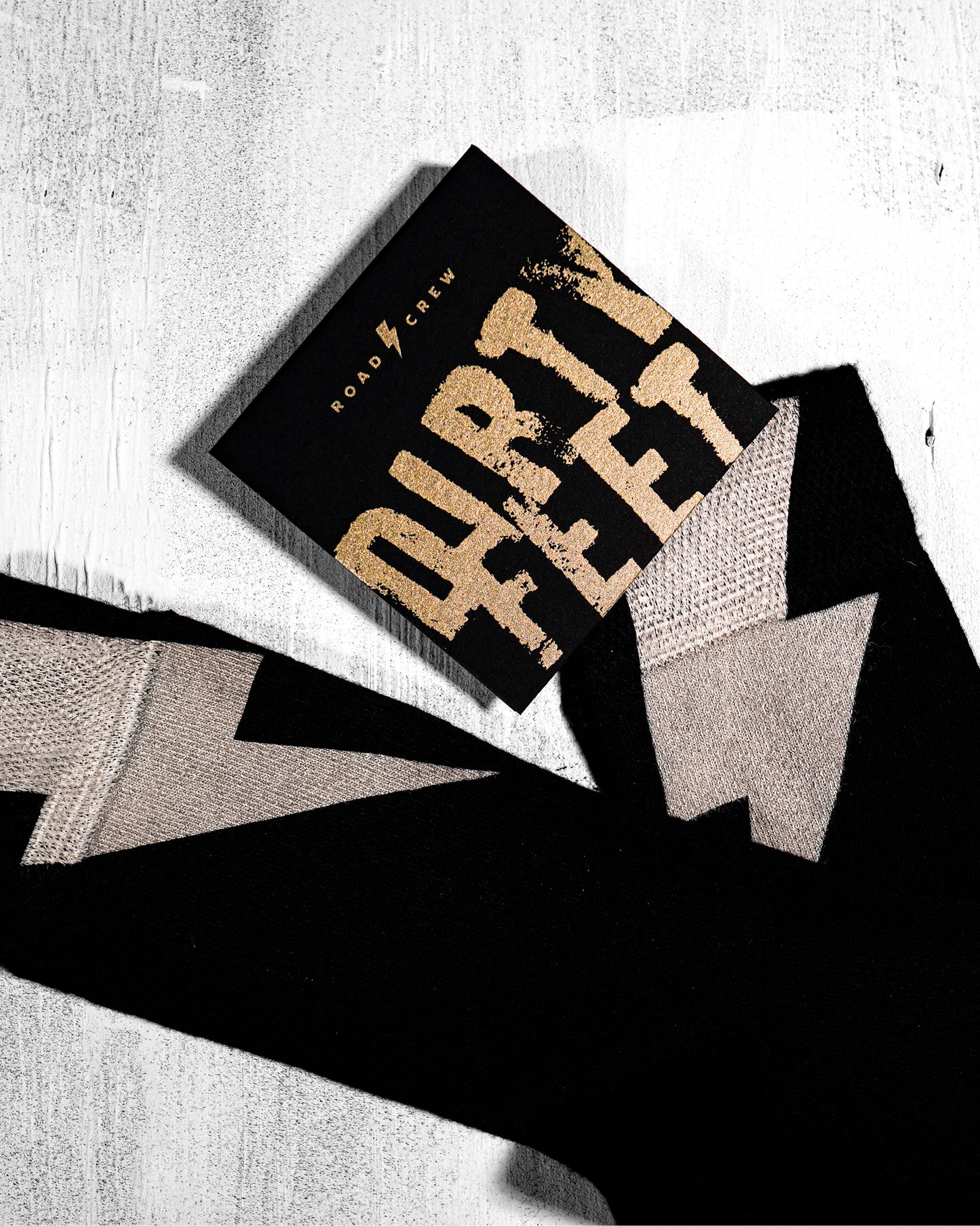 Backstage – Dirty Feet